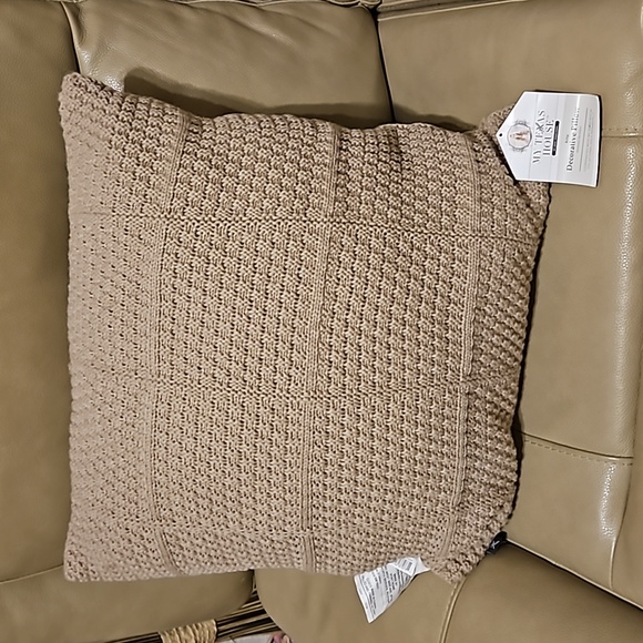 My Texas Home Oversized Decorative Pillow "Kelsey" Sweater Design NWT - Picture 1 of 6